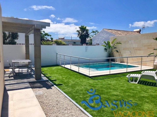 Casa Azalea con piscina privada, para 5 personas a 100m de la playa