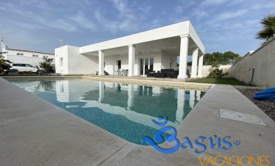 Villa chalet Zahora piscina privada y 70m de porche a 200m de la playa