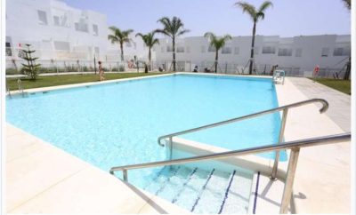 Casa Rosado con piscina compartida para 6 personas en Conil