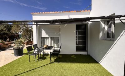 Casa completamente reformada con porche para 3 personas a 300m de la playa